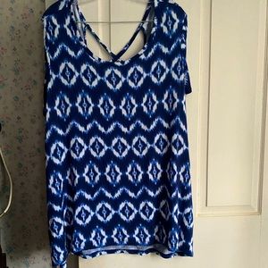 DB Sunday Blue and White Patterned Lounge top